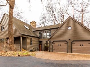 16 Hawthorn Ln, Galena, IL 61036