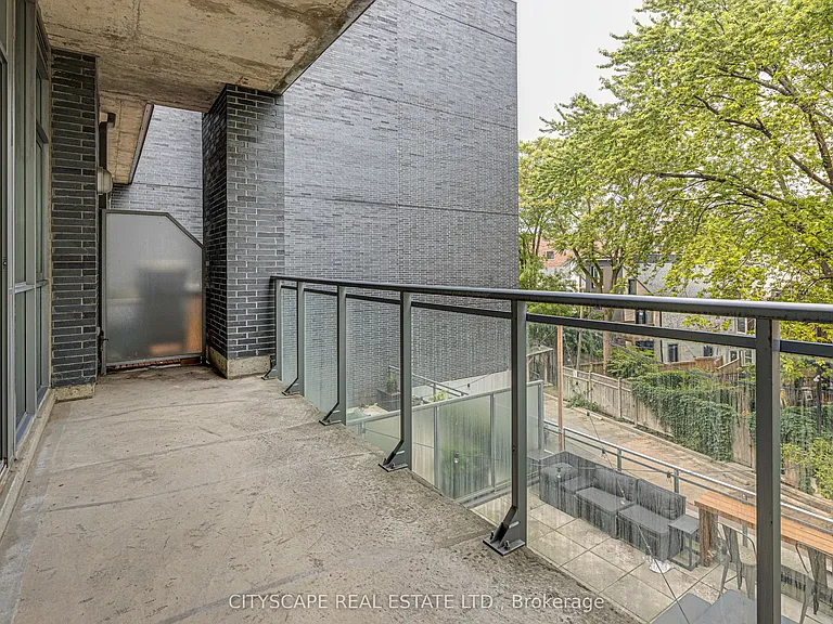 510 King St E #313 — Photo 14