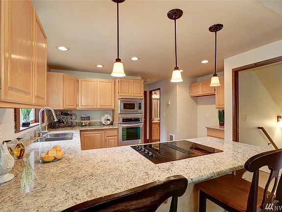 5th image of 10511 Pioneer Dr