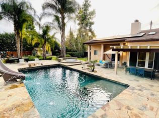 23340 Oxnard St, Woodland Hills, CA 91367