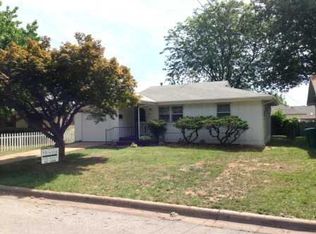 2048 S Fairway Ave, Springfield, MO 65804