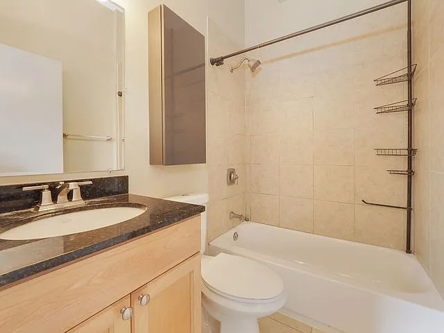 2120 W Washington Blvd #406 — Photo 9