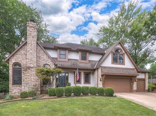 248 SW Winterpark Cir, Lees Summit, MO 64081