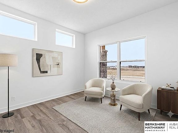 3rd image of 10251 Prospect St