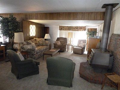 FAMILY ROOM/DEN