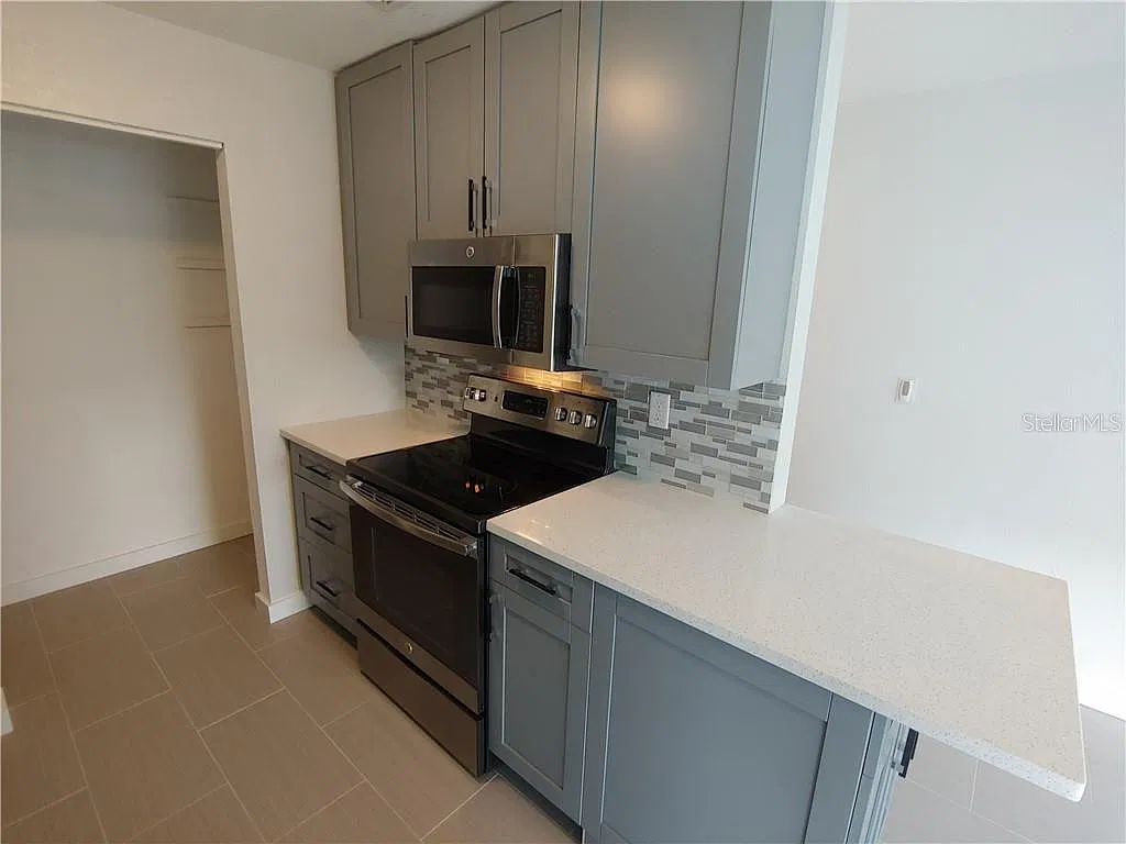 1550 11th St NE — Photo 2