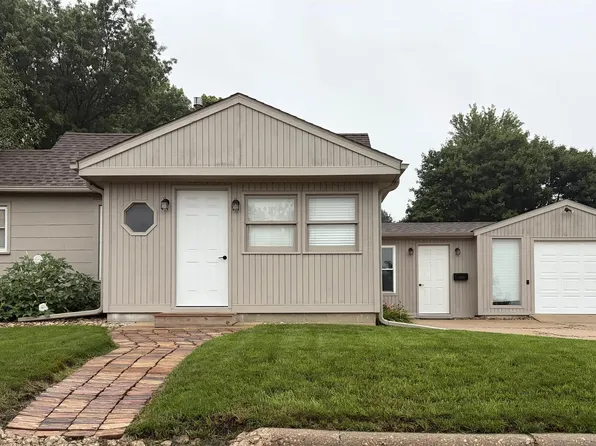 1005 M Ave, Grundy Center, IA 50638
