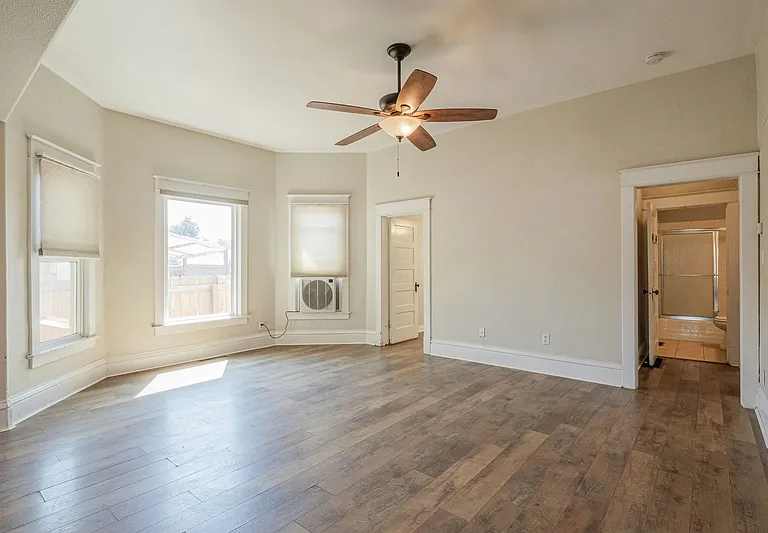 1219 Grand Ave — Photo 6