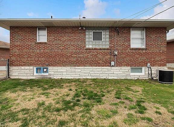 3rd image of 4604 Fendler Ct