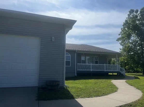 366 Oak Brook Estates Ln, Walnut Shade, MO 65771