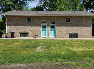 37 Muskoka Dr, Akron, OH 44319