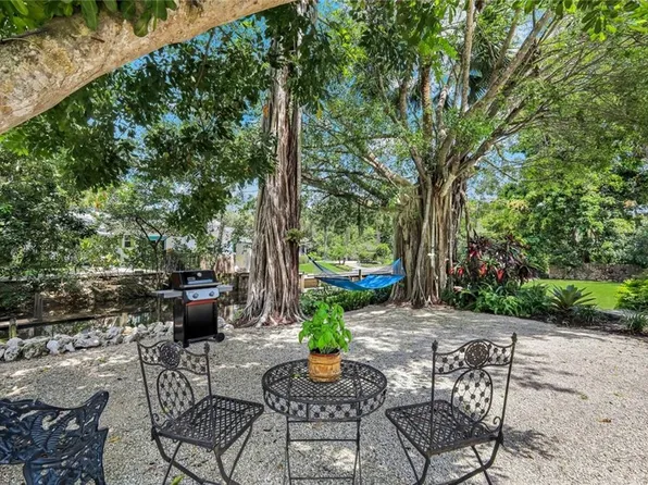 27292 East DR, BONITA SPRINGS, FL 34135