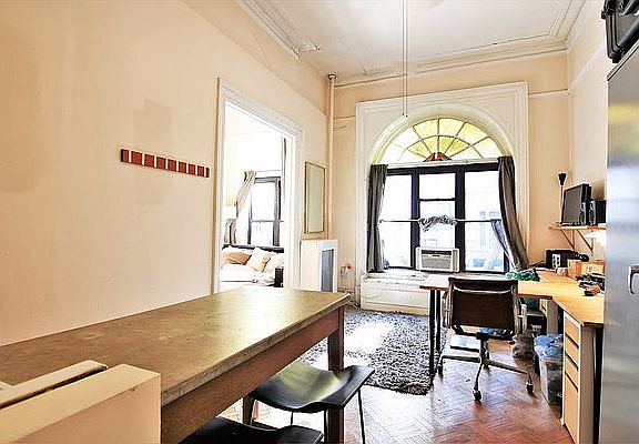 3rd image of 247 W 76th St APT 3