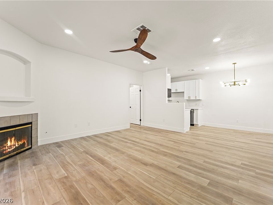 1st image of 4730 E Craig Rd Unit 1053