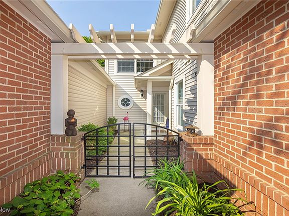 3rd image of 401 Bounty Way APT 227