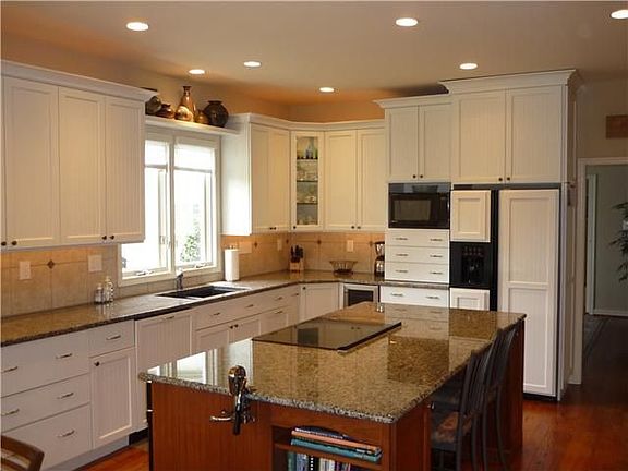 Expansive Cherry/Granite Island