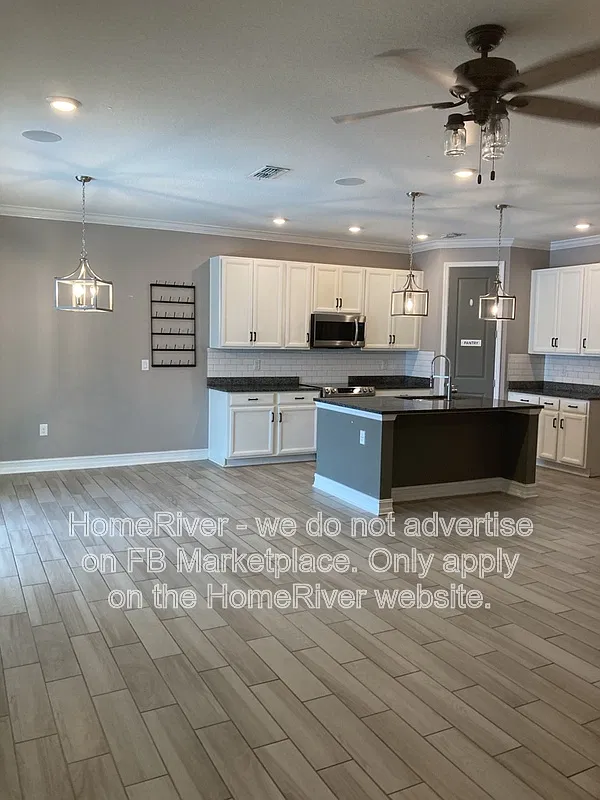 5 bed, 4.0 bath, 3061 sqft, $3,995 — Photo 3