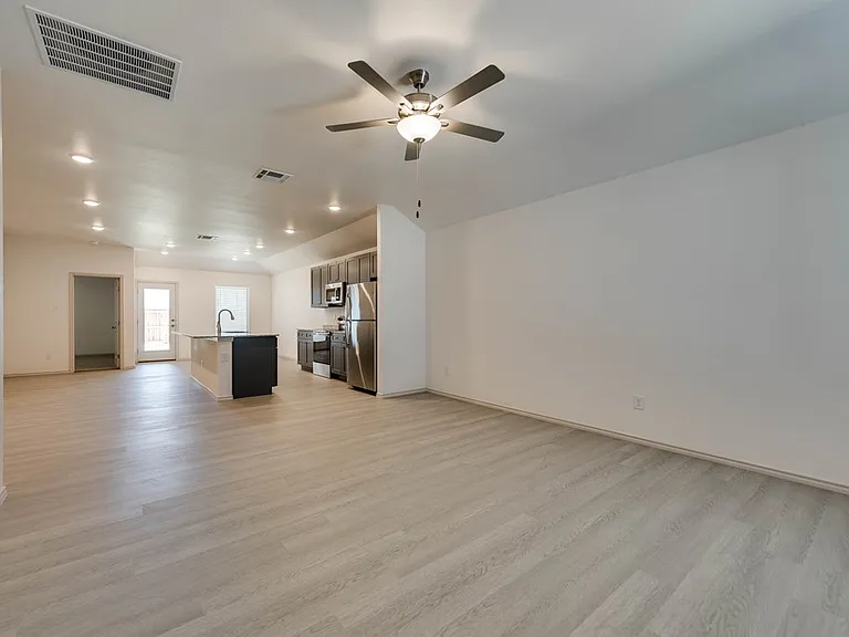 8208 E County Road 111 — Photo 3