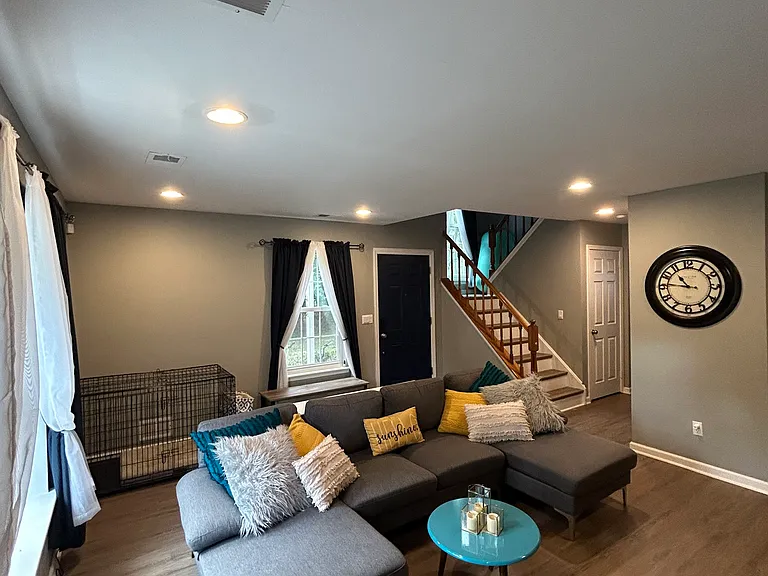 448 Saint Giles Ct — Photo 5