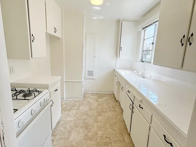 320 W Palmer Ave #2 — Photo 3