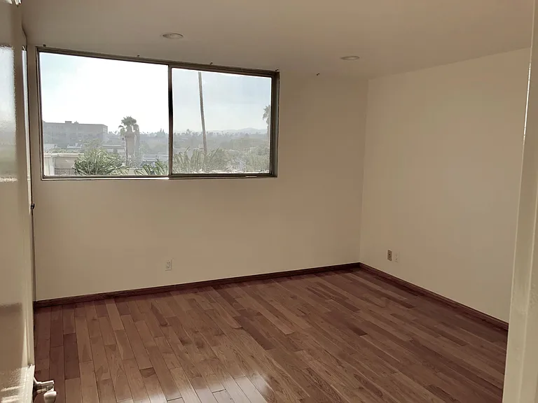 100 S Doheny Dr #523 — Photo 60