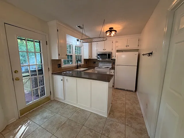 2326 Brandt Vlg — Photo 2