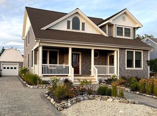 381 W 6th St, Ship Bottom, NJ 08008