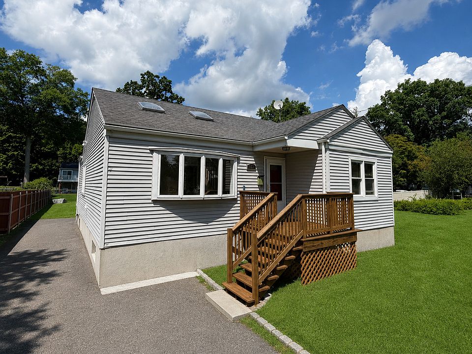 1st image of 153 Oaklawn Avenue
