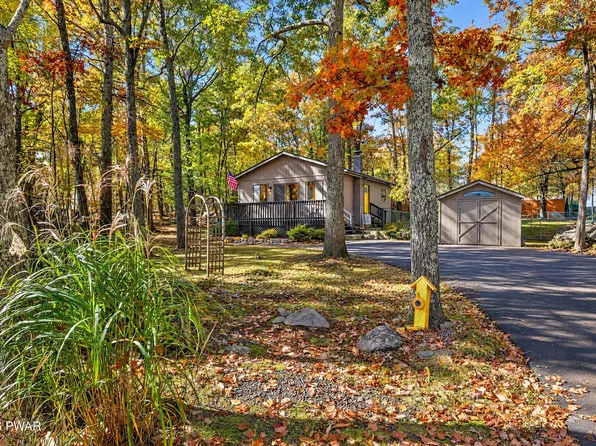 106 Buck Run Dr, Milford, PA 18337