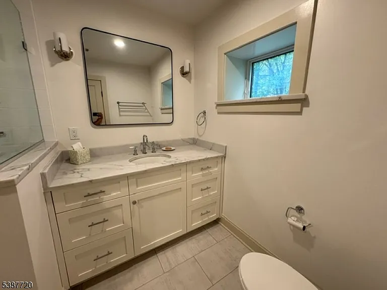 24 Lakeview Point Ave — Photo 14
