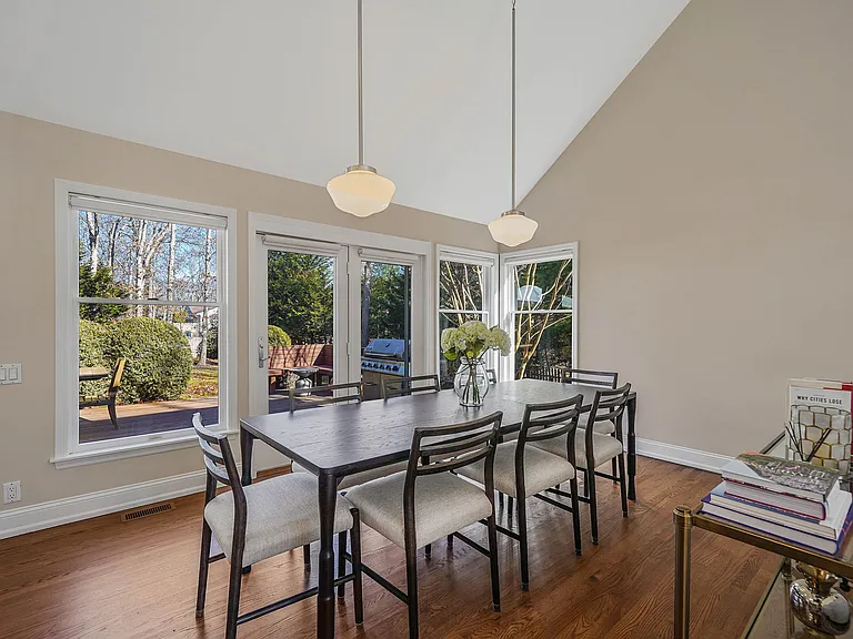 117 Woodbine Dr — Photo 8