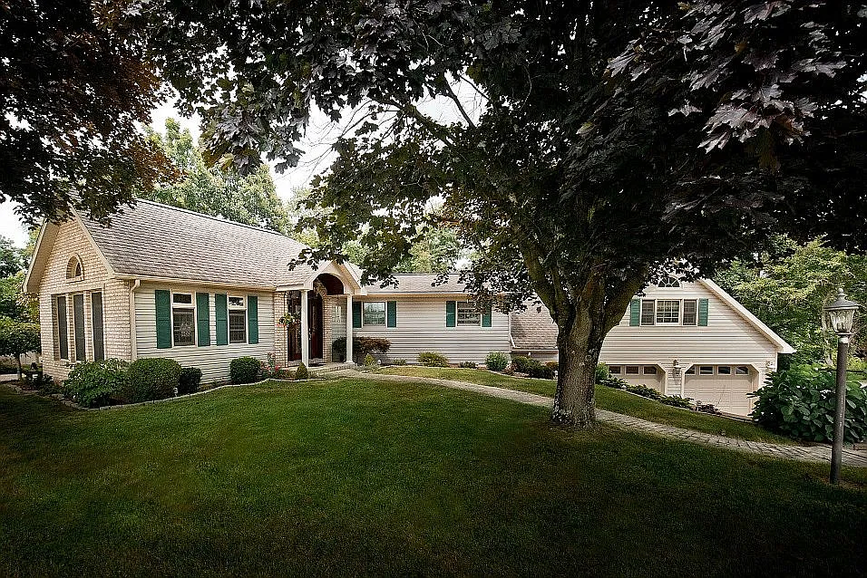 6555 Mack Dr photo 1