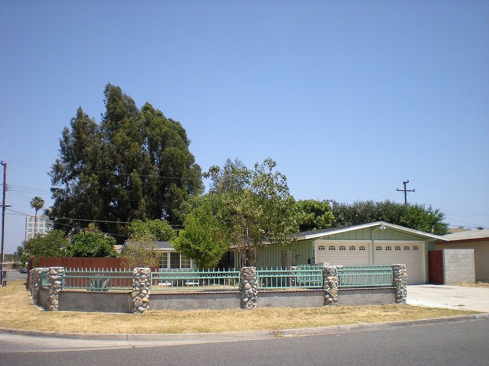 2nd image of 11892 Debbie Ln