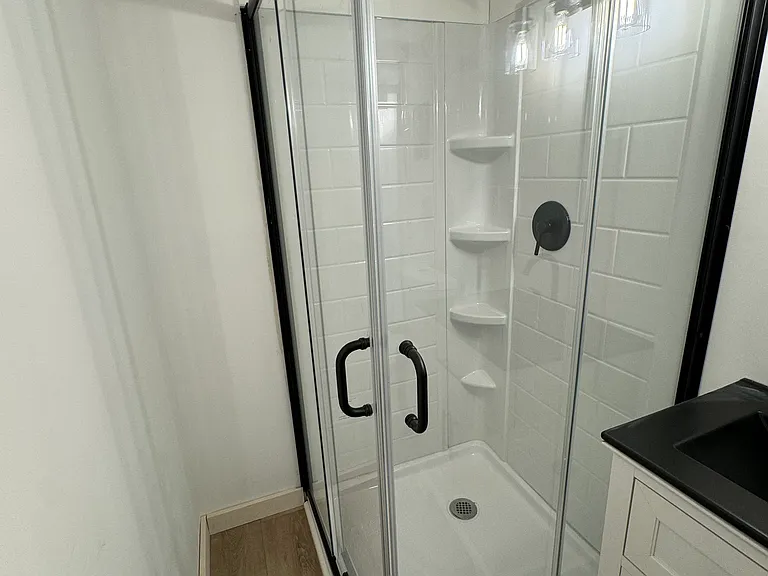 117 E Stephenson St #A — Photo 7