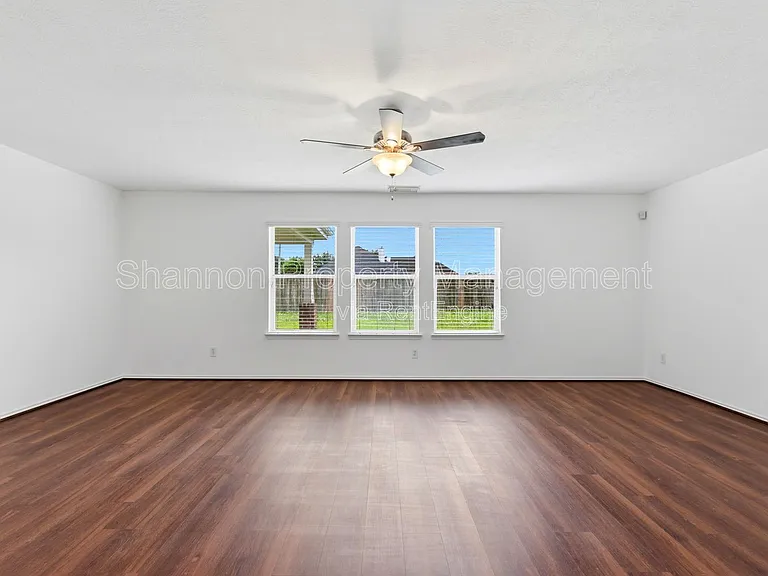 5342 Gibralter Pl — Photo 10