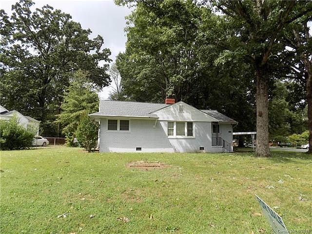 2nd image of 2100 Dickens Ave