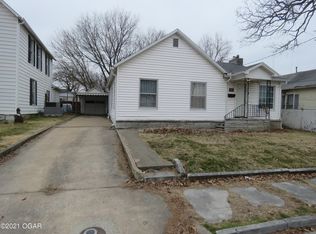 409 Fall St, Carthage, MO 64836