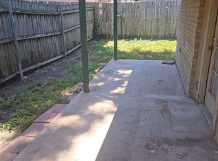 832 Lost Forest Dr, Arlington, TX 76011