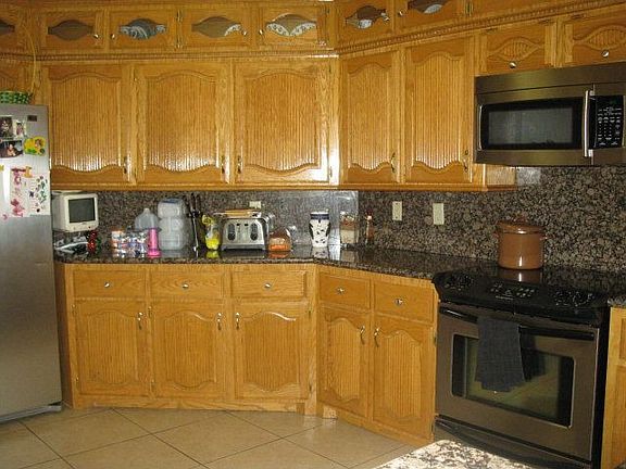 4th image of 1602 Jonathon Dr