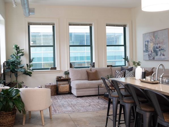 222 5th Ave APT 306