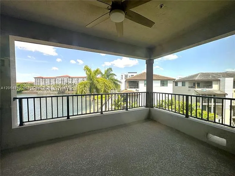 4713 NW 84th Ct #Townhouse 4713 — Photo 16