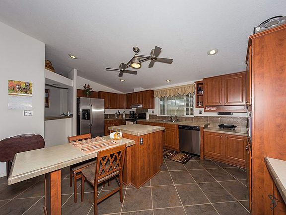 5th image of 10361 S Summer Ave