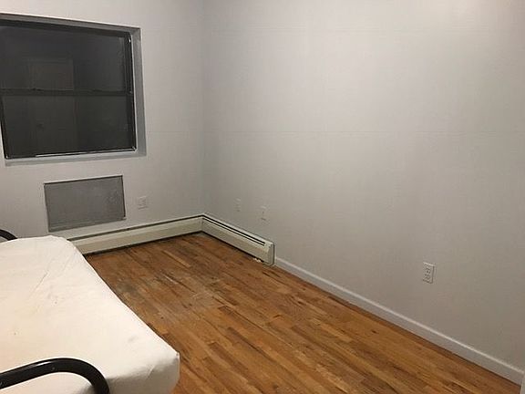 3rd image of 25 Stuyvesant Ave #2