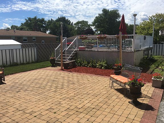 3rd image of 8328 Newland Ave