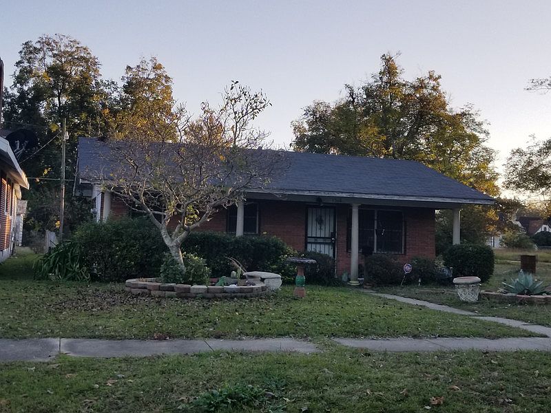 1st image of 1518 W 18th Ave