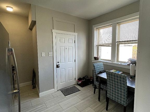 4th image of 2041 N Kimball Ave #3C