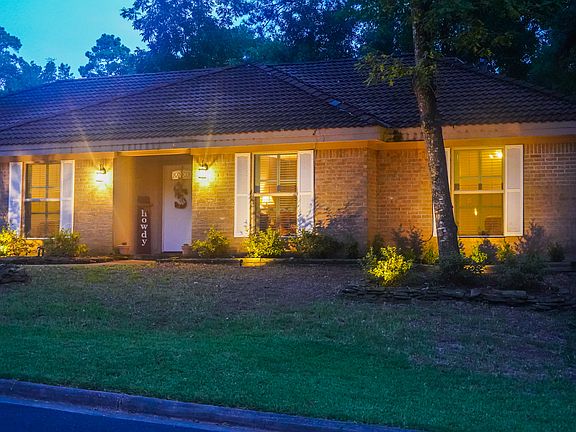 3rd image of 308 Broadmoor Dr