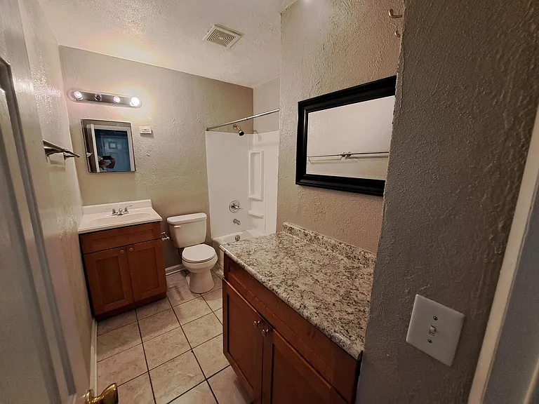 705 Alexander St #1 — Photo 4