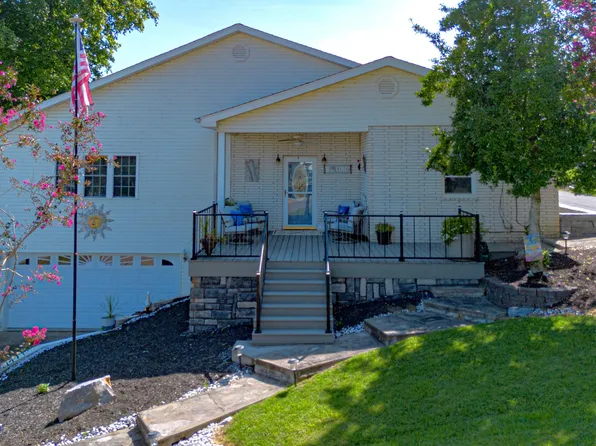 31 2nd St, Kuttawa, KY 42055