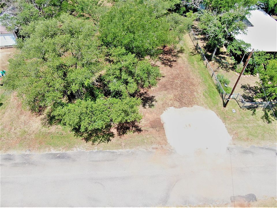 1st image of 4070 Lake Shore Dr